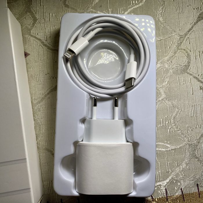 Iphone.Заряд. устройствa(блоки питания), зарядки, кабель(шнур). Apple