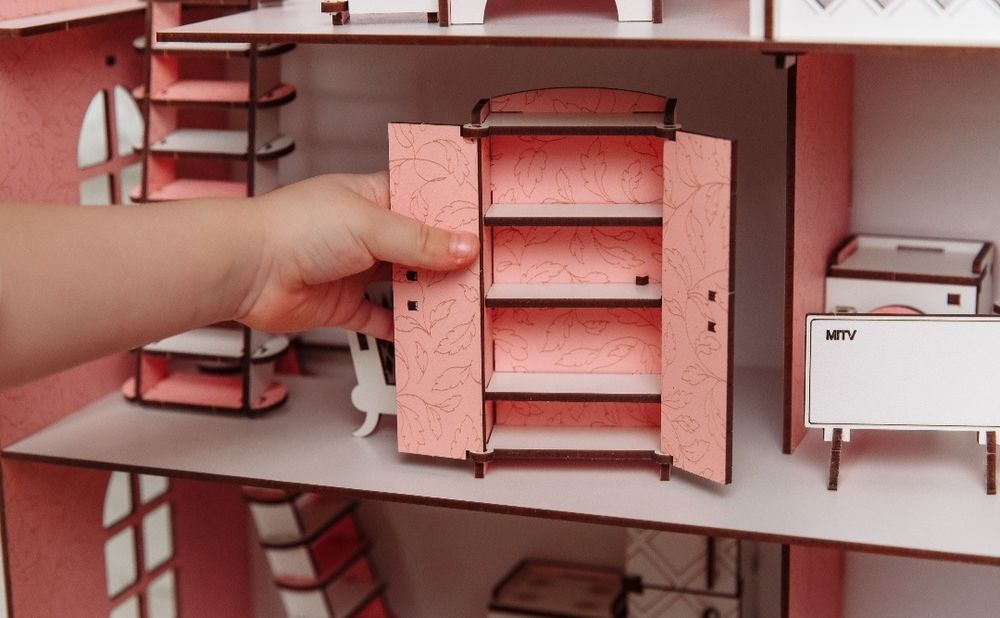 Скидка!Роскошный трёх этажный кукольный домик с мебелью и куколкой