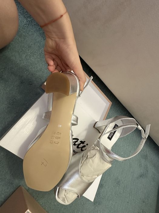 Pantofi argintii 40 - piele