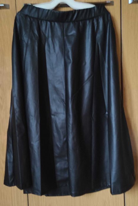 Нова кожена пола  М,Л