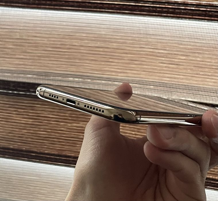 IPhone 11 Pro Max Gold Sale!