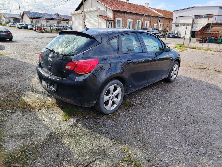 Opel Astra 1,7DTR, Опел Астра на части!
Декември 2012