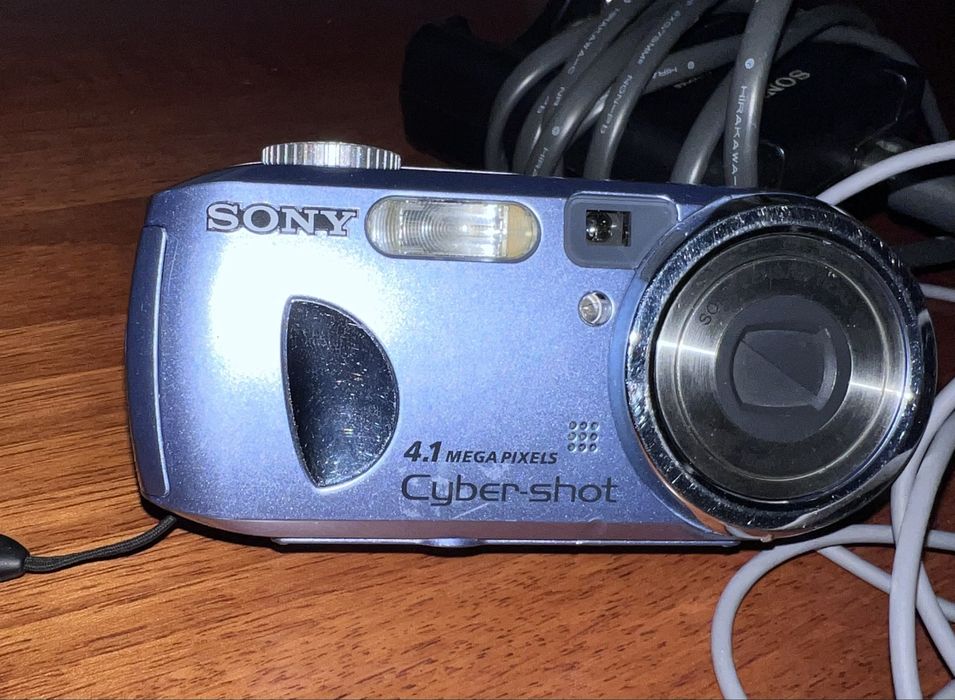 Продам фотоаппарат SONY