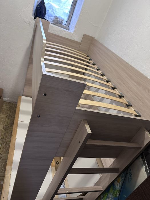 Кровать двухъярусная с диваном , шкафы.