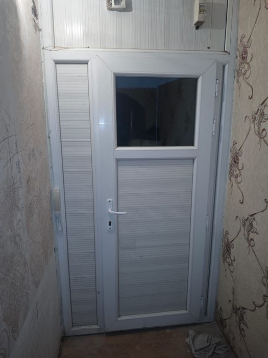 Пластиковые двери