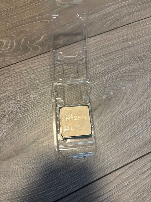 Procesor AMD Ryzen 7 1700x cu cooler