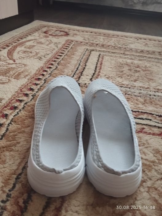 Продам женскую обувь