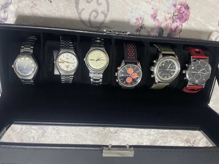 Vand sase ceasuri doua mecanice si patru cu baterii