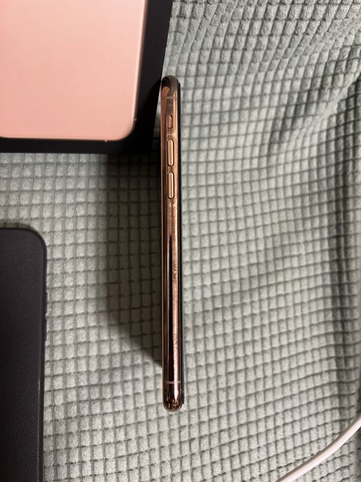 Продам Iphone 11 Pro Gold R/MA