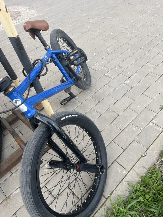 BMX Велосипед в синим цвете