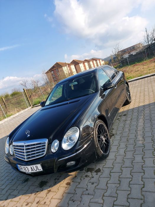 Vând Mercedes E 200 w211