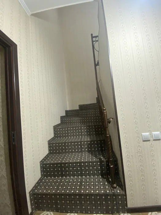 Продаётся хороший  Двухэтажный Дом в Мирабадском районе на Саракульке.