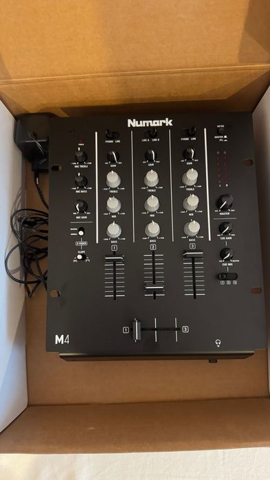 Numark M4 DJ миксер – нов, неизползван