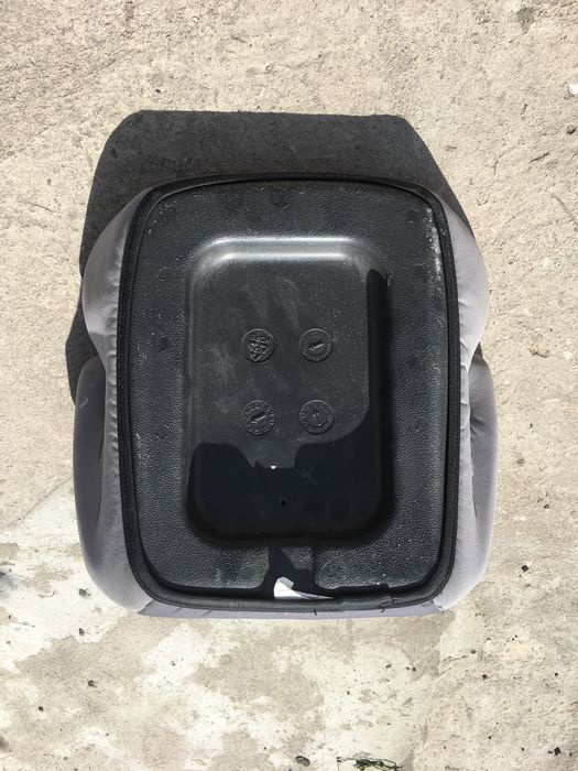 Продам сидушку для ребенка в машину