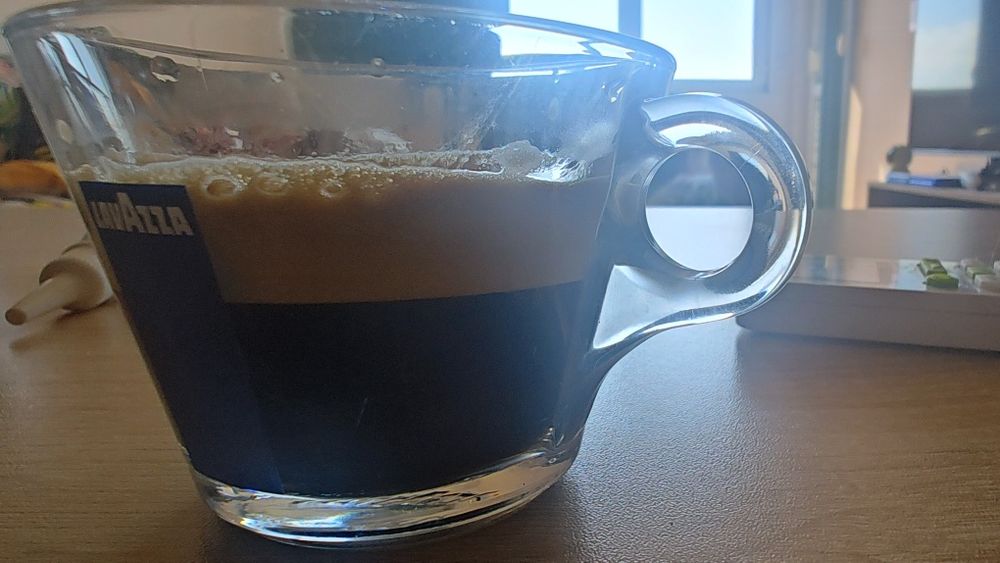 Кафемашина BRIEL AS03 – 20 Bar + 8 пакета Lavazza подарък