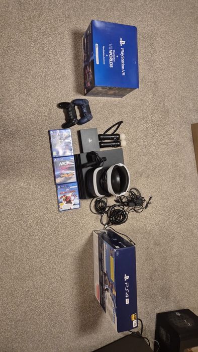 PlayStation 4 Pro 1TB + PS VR complet + 2 controllere + jocuri