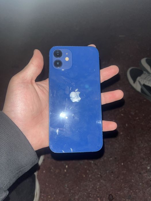 Продам айфон 12 синий