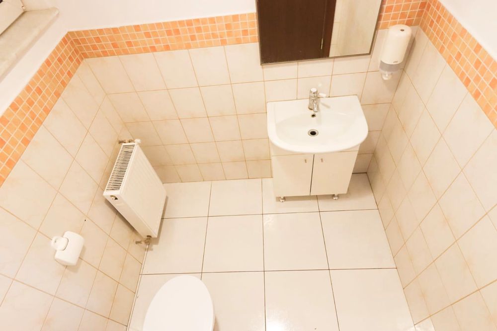 Faianțar ,montat gresie faianță,renovare baie, meșter ,meseriaș,zugrav