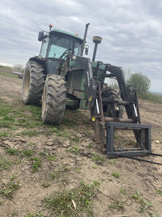 De vanzare tractor john deere 3640 cu incarcator frontal