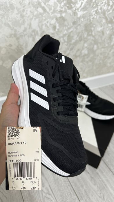 Продам кроссовки adidas