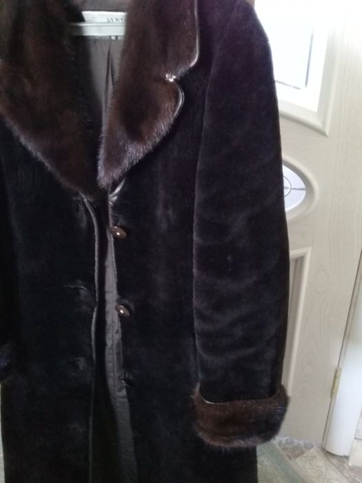 Продам шубу мутон, воротник норка