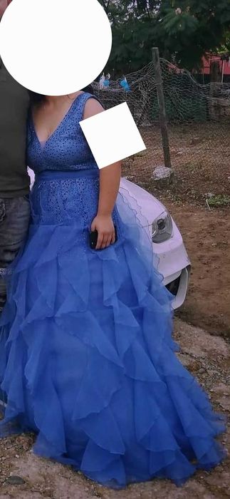 Официална рокля.