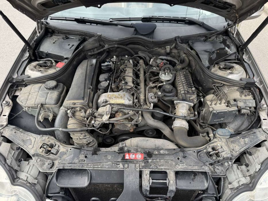 Продавам Mercedes C220 FACELIFT