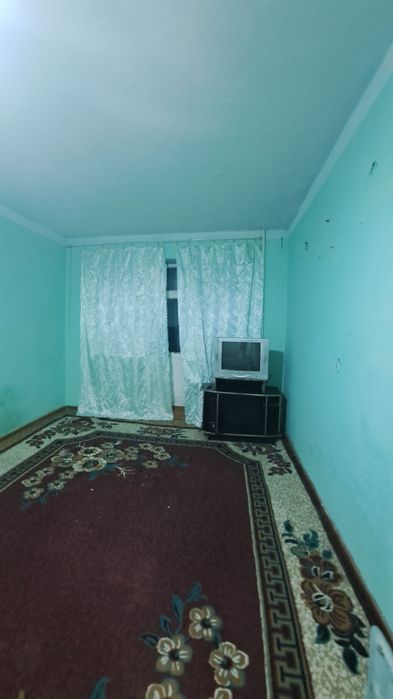 Чирчик шахар 
3-микрораён
#1-хона 2-этаж 
Квартира ижарага берилади