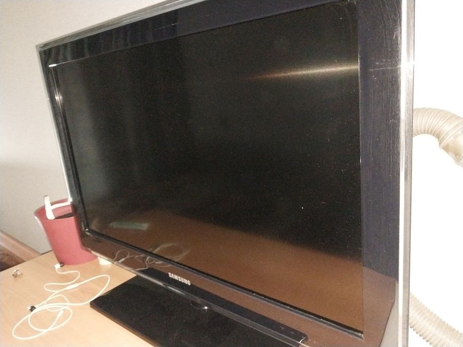 Настольные телевизоры б/у 32 дюйма LG и Samsung