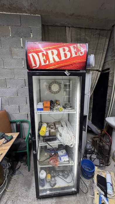 Холодильник витринный