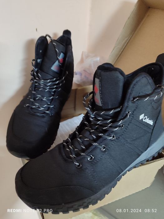 Продаю кроссовки зимние