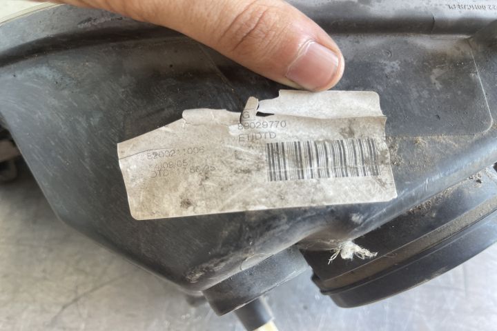 Far dreapta 8200211006 Dacia Logan prima generatie