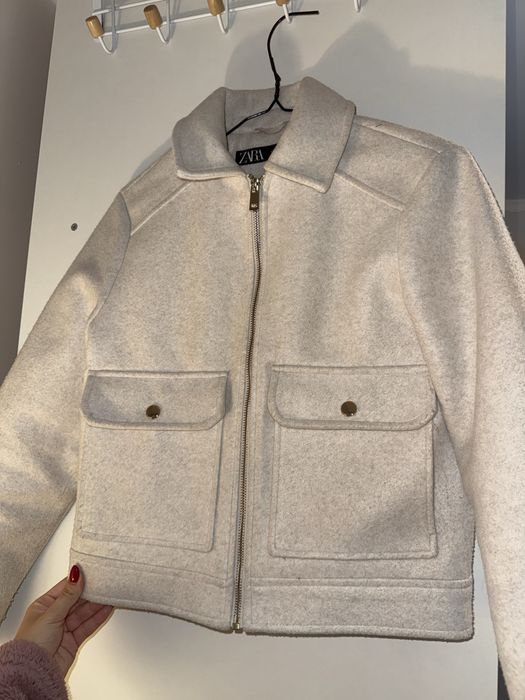 късо палтенце с цип ZARA