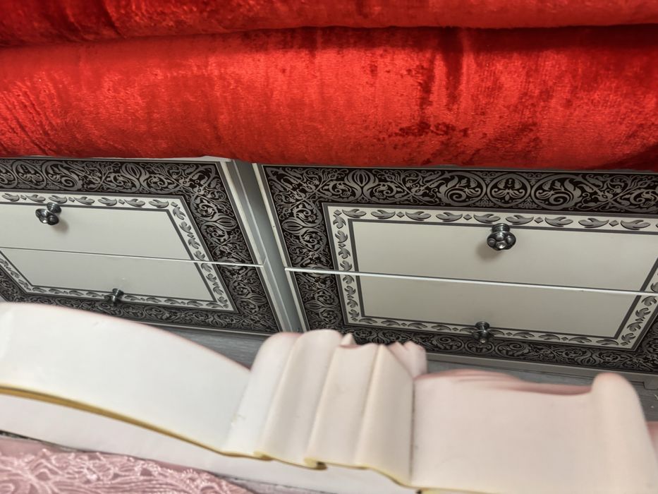 Спальный гарнитур