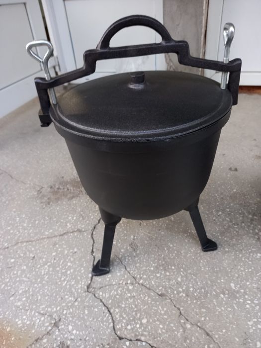 Ceaun vânătoresc din fontă pura 10 L Ofertă 329 lei