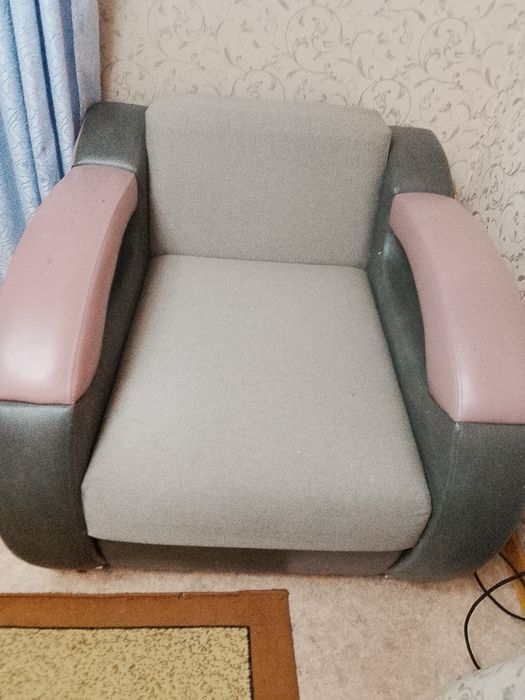 Продаётся уголок отдыха.