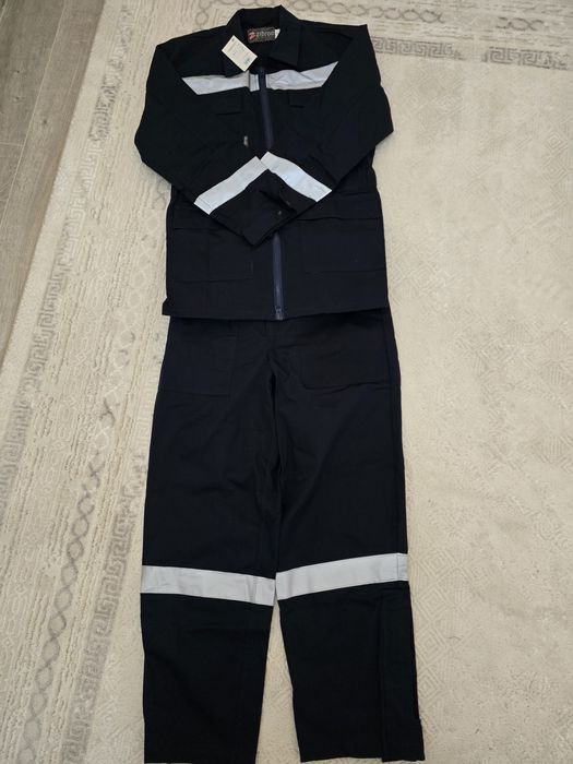 Продаётся Новая спецодежда. 48размер, рост 176