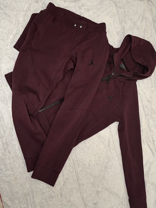 Nike jordan essentials