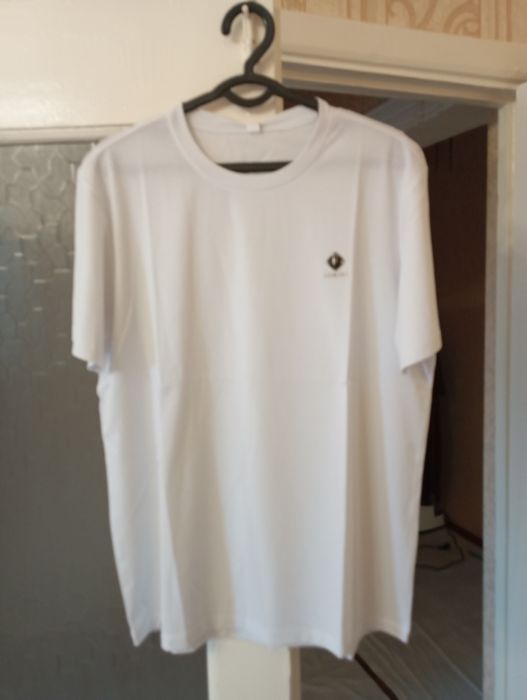 Ёзги эркаклар модный футболкаси сотилади!