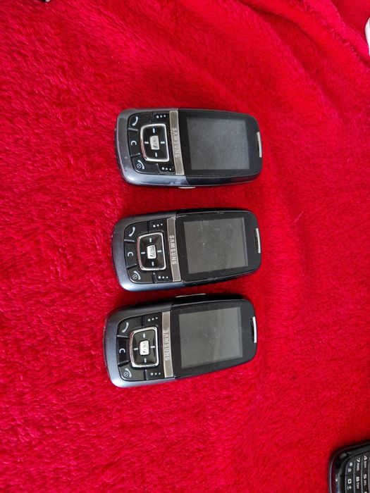 Telefon Samsung D600 cu baterie foarte slaba
