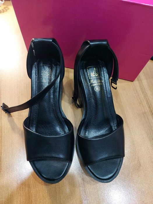 Продам босоножки летние