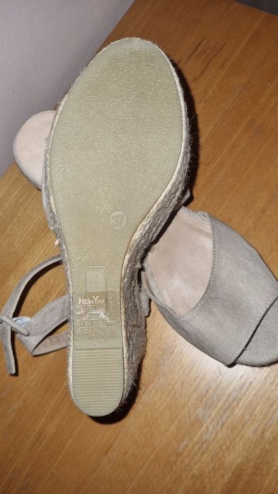 Sandale noi  nr 37