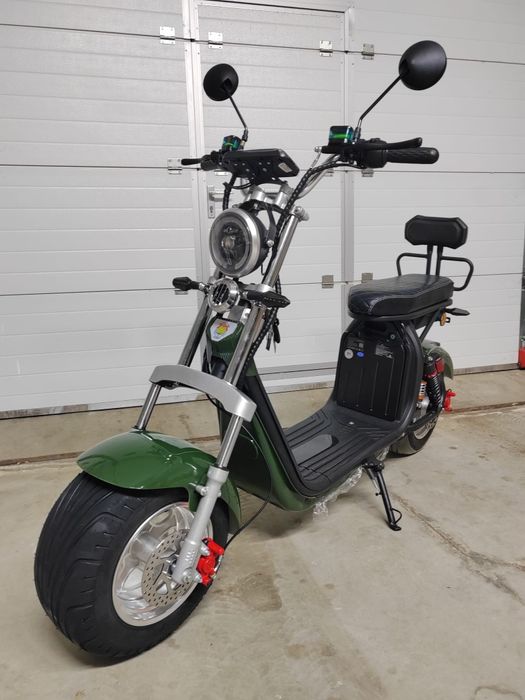 Scuter electric nou cu amortizoare și furca dubla