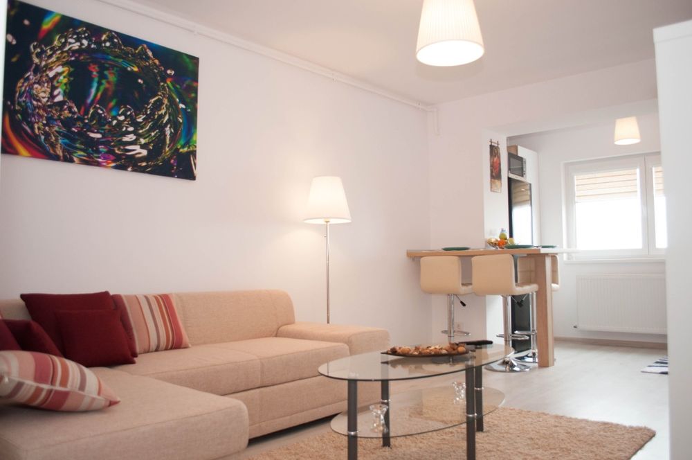 Particular, închiriez apartament 2 camere+parcare, langa metrou.