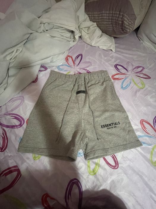 Essentials къси панталони