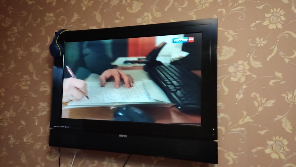 Телевизор 37 диоганаль.