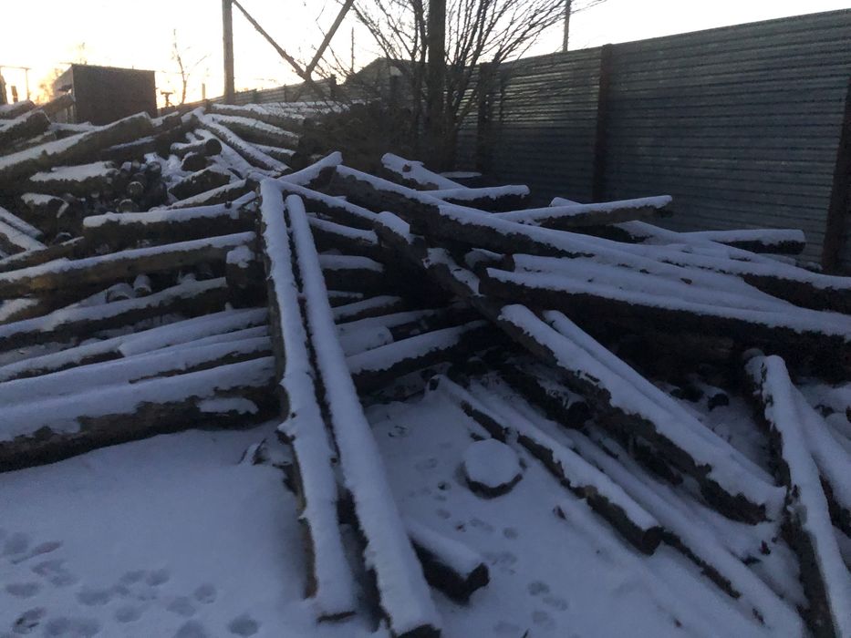 Столбики 3 -метровые деревянные