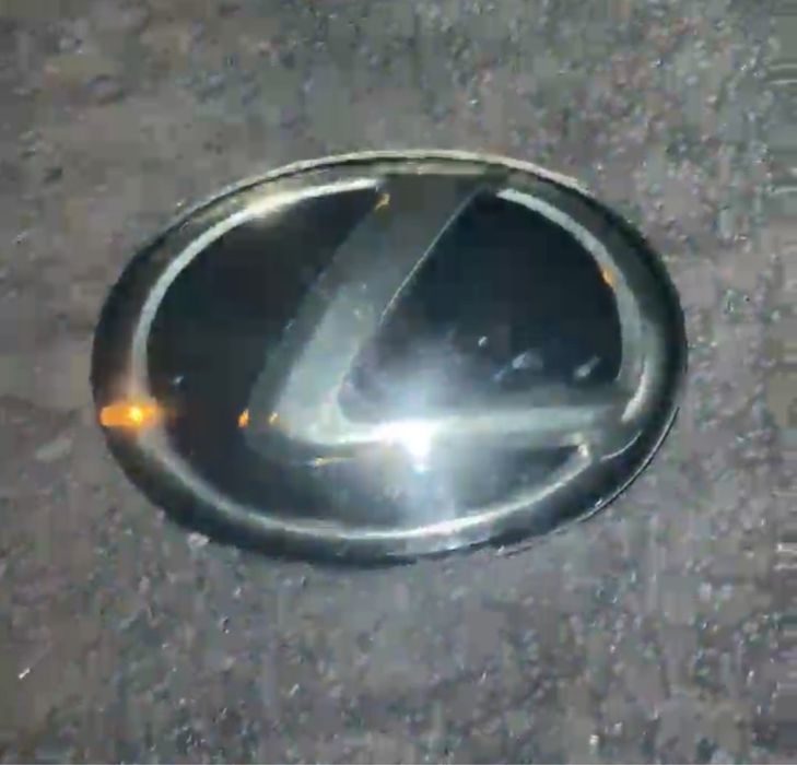 Эмблема Lexus ES 2014