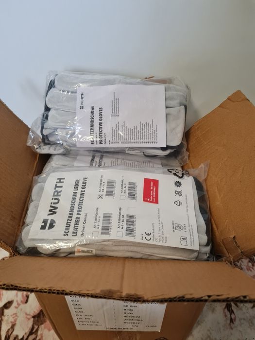 Vând mănuși sudura wurth noi sigilate 25 lei perechea negociabil!!
Pre
