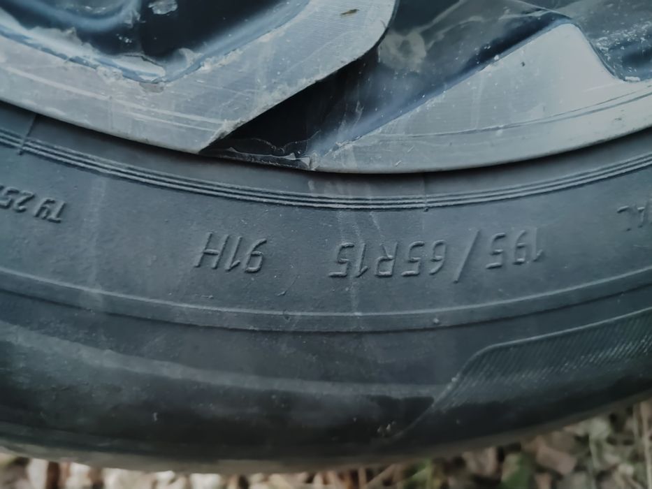 Продам диски с резиной на 15